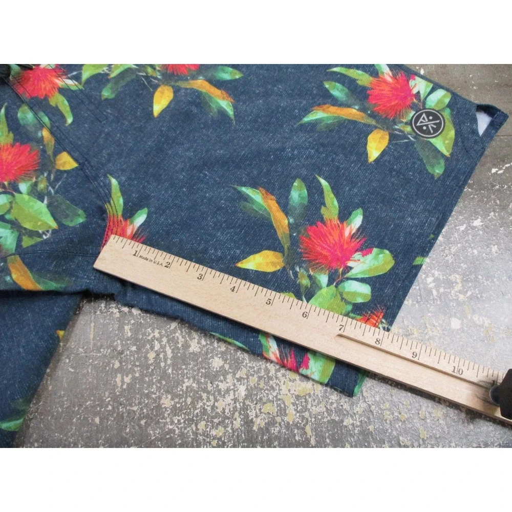 Roark Shorts Mens 30 Navy Passage 18 La Selva Boardshorts Floral Tropical RB402
